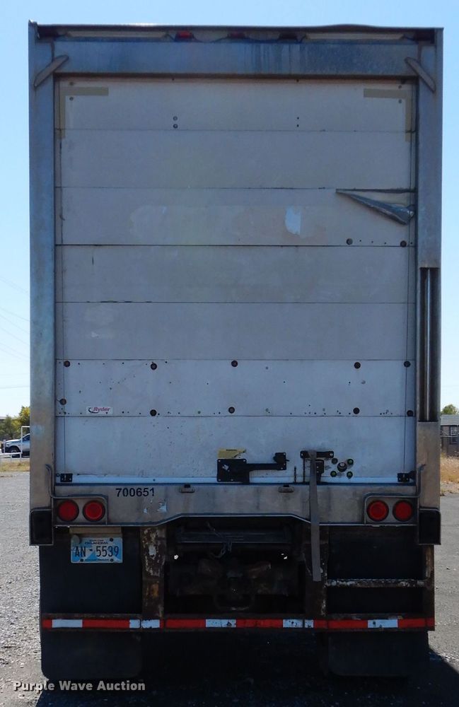 image for item FK9893 2006 Utility Trailers refrigerated van trailer