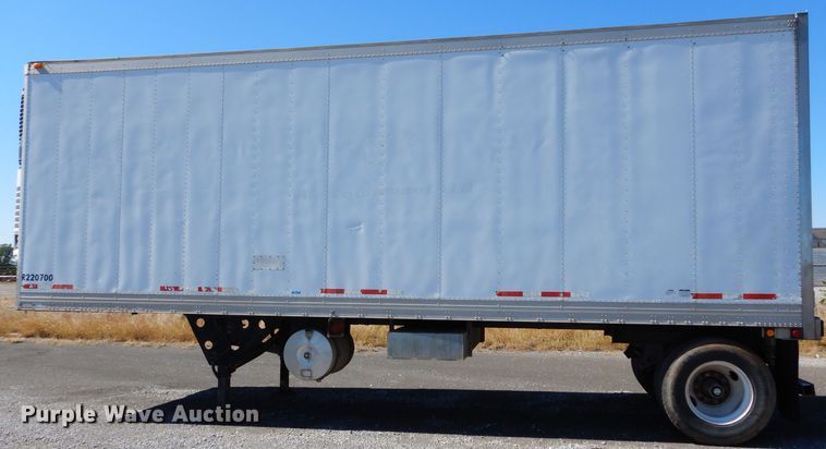 image for item FK9893 2006 Utility Trailers refrigerated van trailer