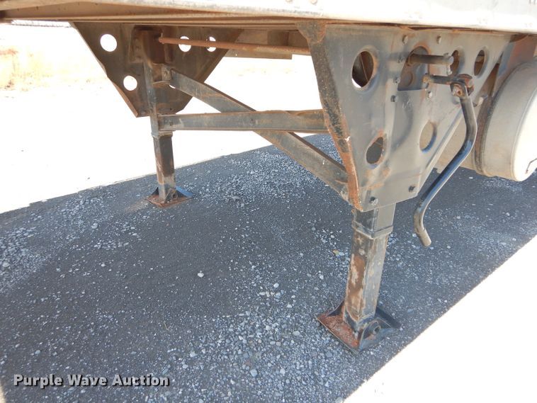 image for item FK9893 2006 Utility Trailers refrigerated van trailer