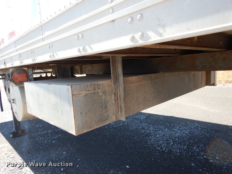 image for item FK9893 2006 Utility Trailers refrigerated van trailer