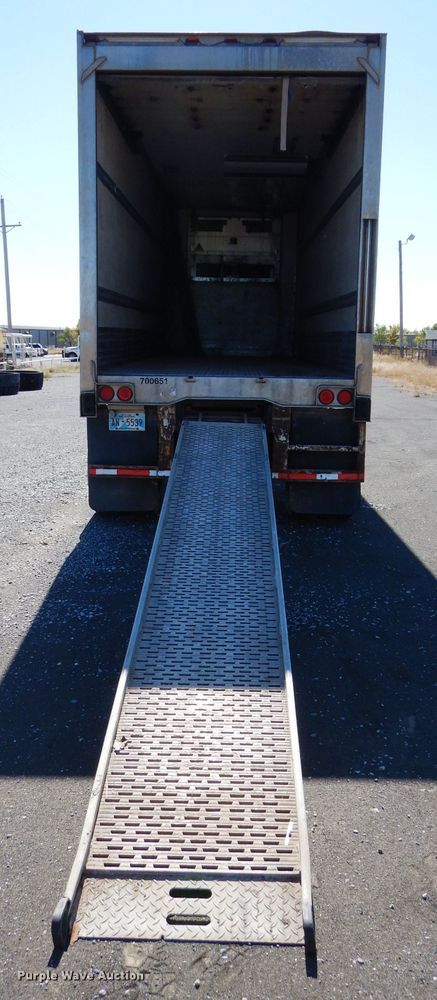 image for item FK9893 2006 Utility Trailers refrigerated van trailer
