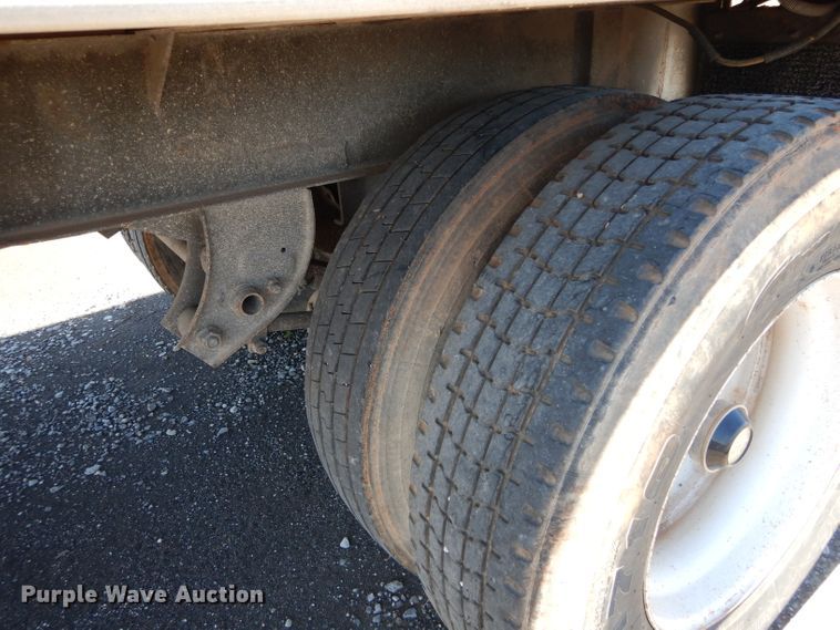 image for item FK9893 2006 Utility Trailers refrigerated van trailer