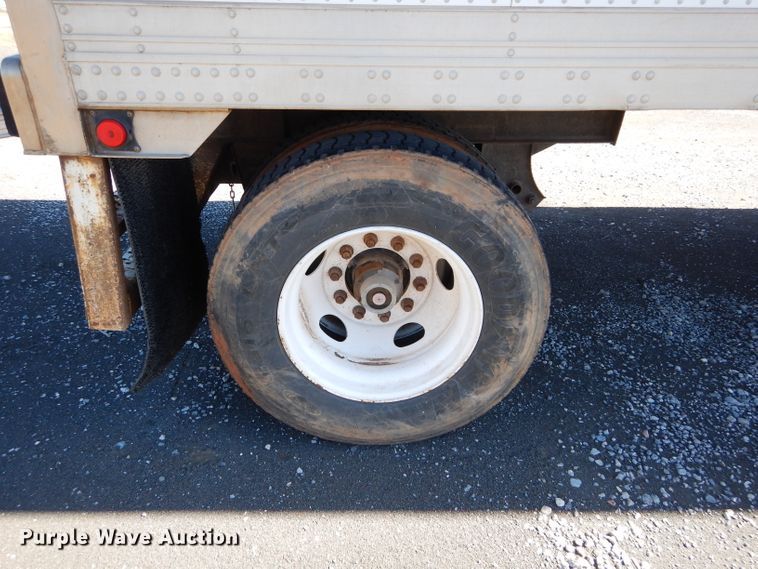 image for item FK9893 2006 Utility Trailers refrigerated van trailer