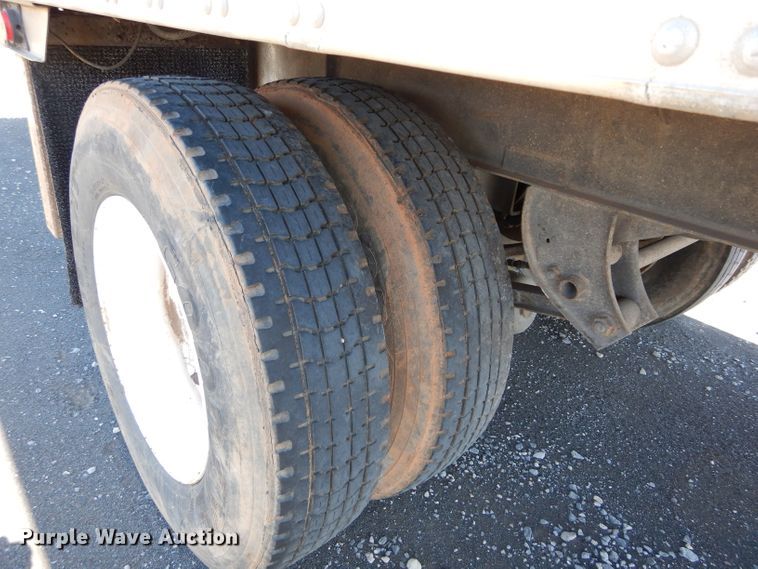 image for item FK9893 2006 Utility Trailers refrigerated van trailer