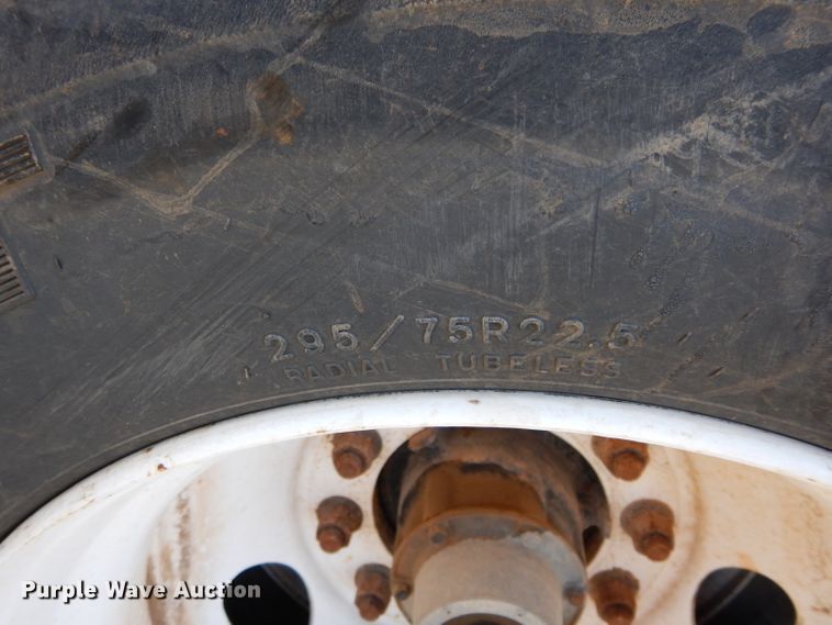 image for item FK9893 2006 Utility Trailers refrigerated van trailer