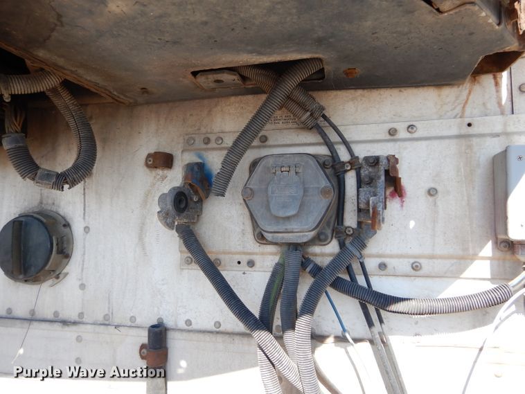 image for item FK9893 2006 Utility Trailers refrigerated van trailer