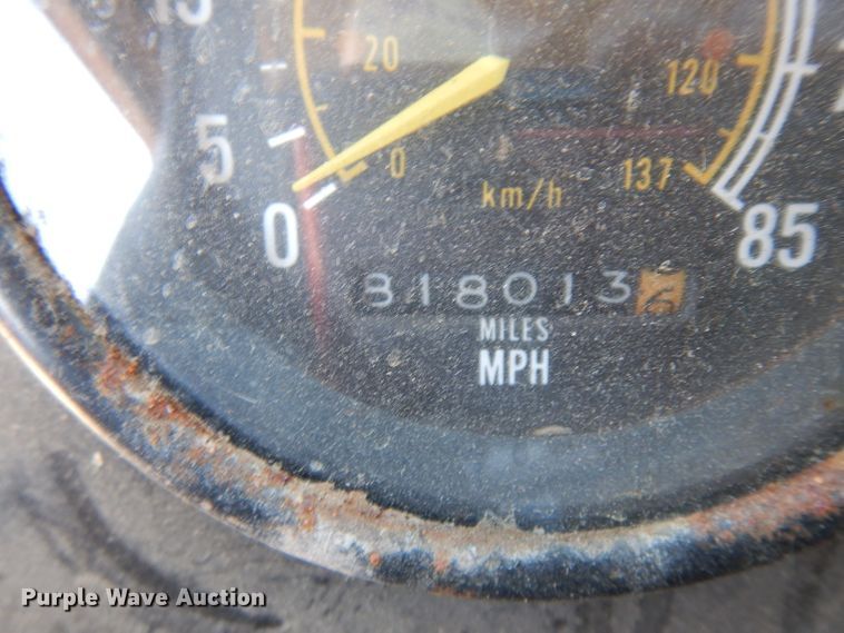 image for item GI9383 1984 International C09670 semi truck