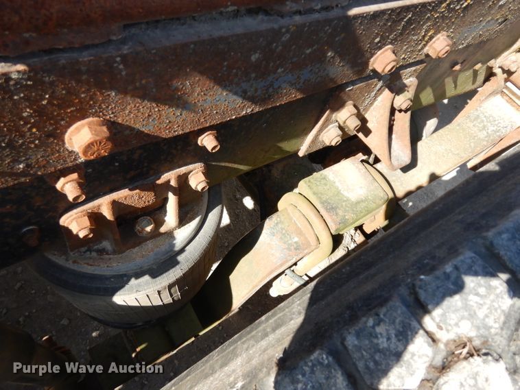 image for item GI9383 1984 International C09670 semi truck