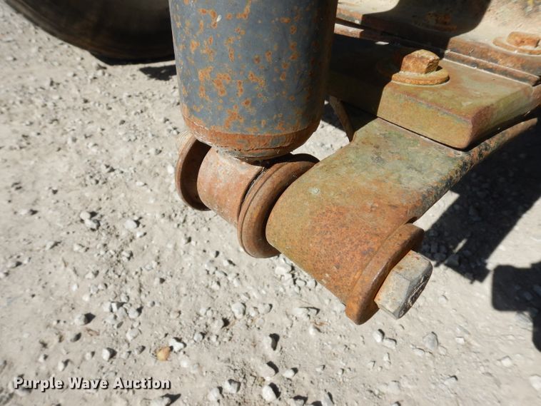 image for item GI9383 1984 International C09670 semi truck