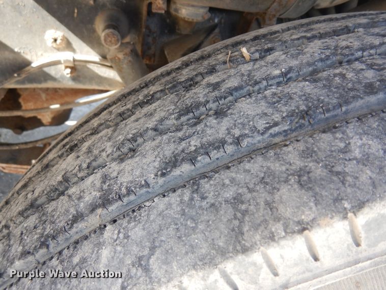 image for item GI9383 1984 International C09670 semi truck