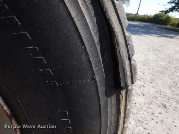 image for item GI9383 1984 International C09670 semi truck