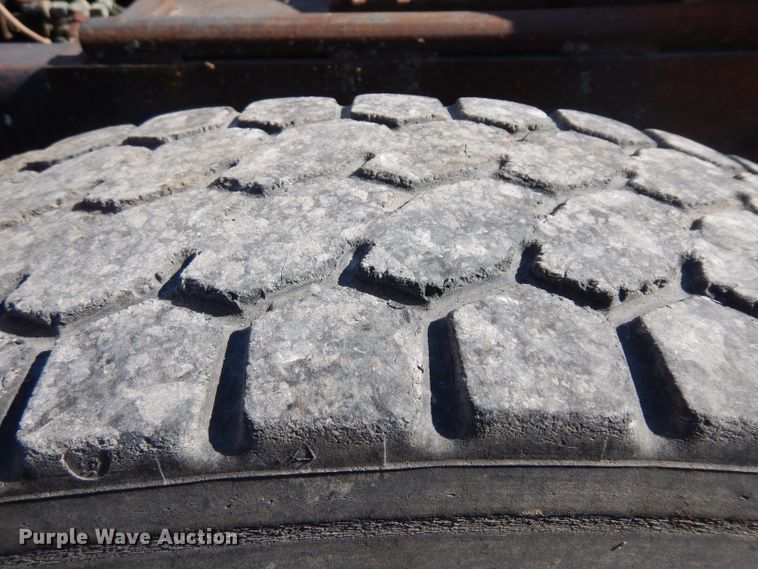 image for item GI9383 1984 International C09670 semi truck