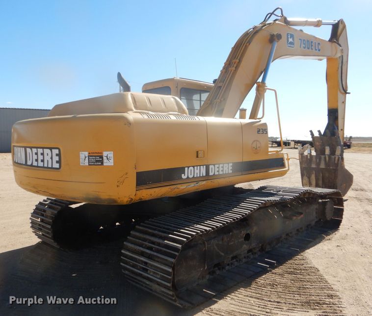 image for item DD4524 1993 John Deere 790E LC excavator