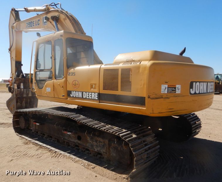 image for item DD4524 1993 John Deere 790E LC excavator
