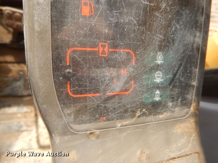 image for item DD4524 1993 John Deere 790E LC excavator