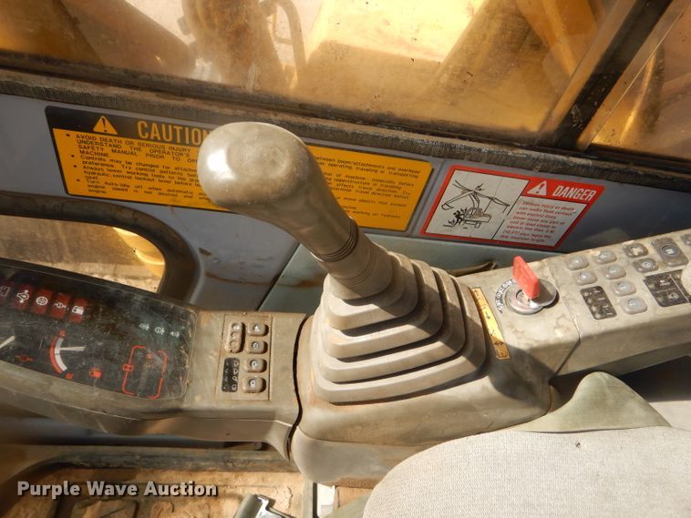 image for item DD4524 1993 John Deere 790E LC excavator