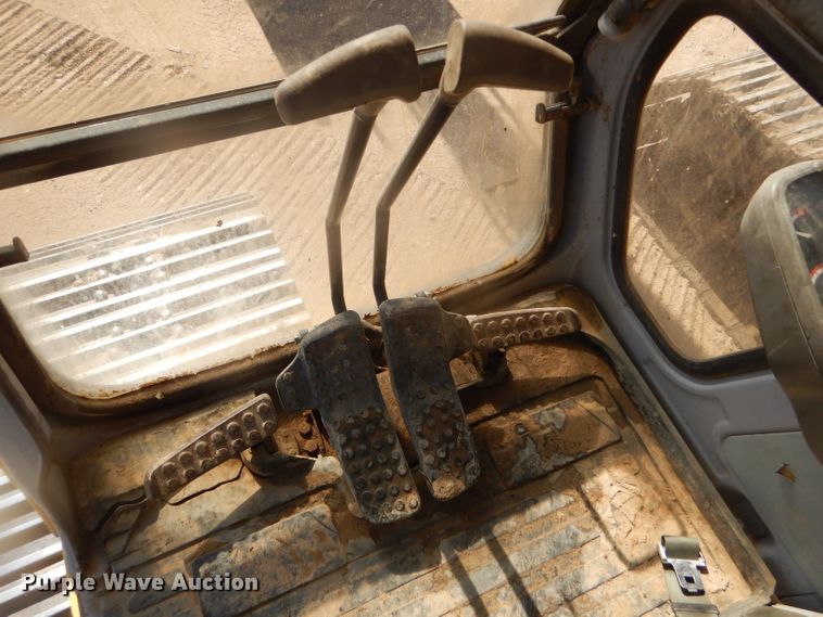 image for item DD4524 1993 John Deere 790E LC excavator