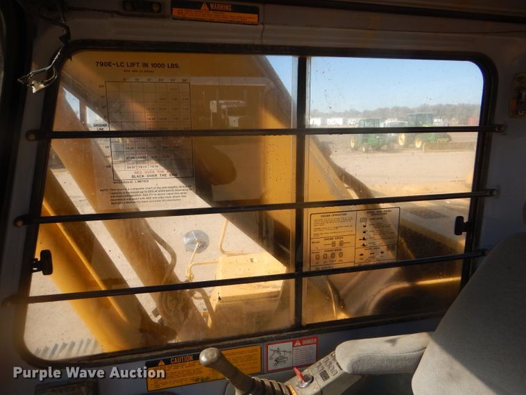 image for item DD4524 1993 John Deere 790E LC excavator