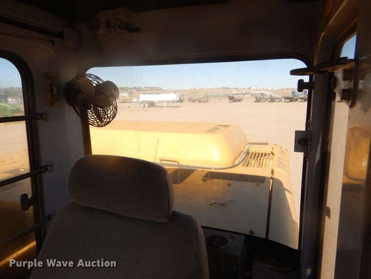 image for item DD4524 1993 John Deere 790E LC excavator