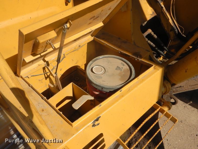 image for item DD4524 1993 John Deere 790E LC excavator