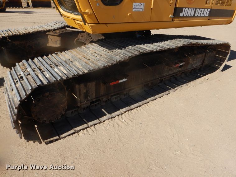 image for item DD4524 1993 John Deere 790E LC excavator