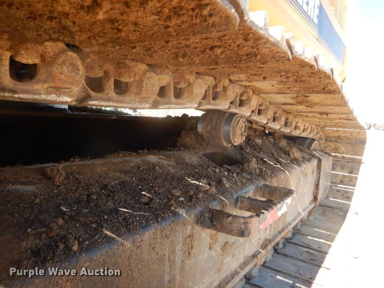 image for item DD4524 1993 John Deere 790E LC excavator