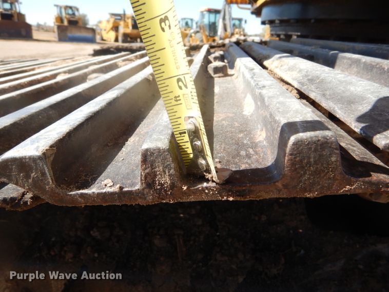 image for item DD4524 1993 John Deere 790E LC excavator