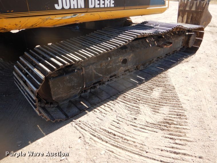 image for item DD4524 1993 John Deere 790E LC excavator