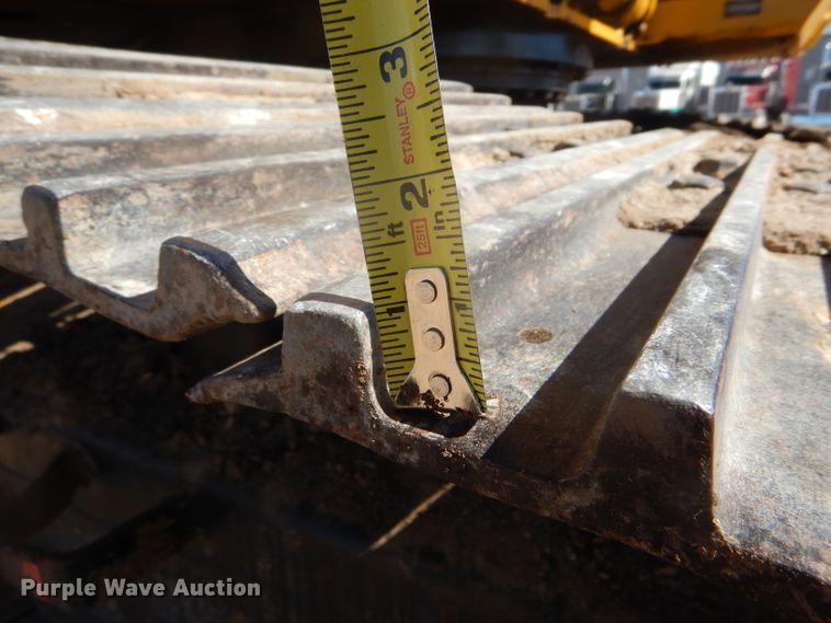 image for item DD4524 1993 John Deere 790E LC excavator