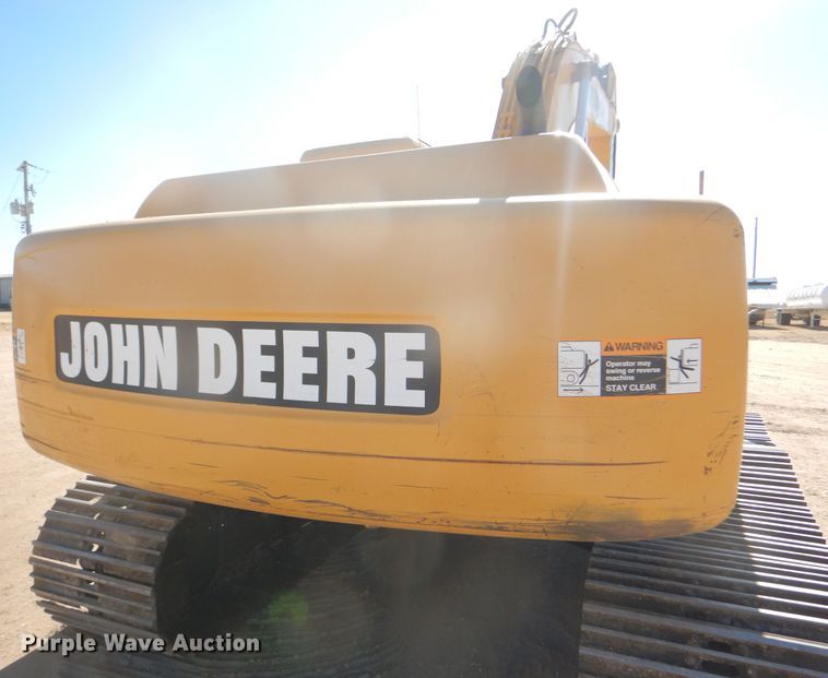 image for item DD4524 1993 John Deere 790E LC excavator