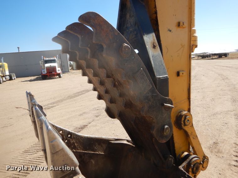 image for item DD4524 1993 John Deere 790E LC excavator