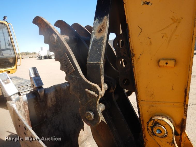 image for item DD4524 1993 John Deere 790E LC excavator