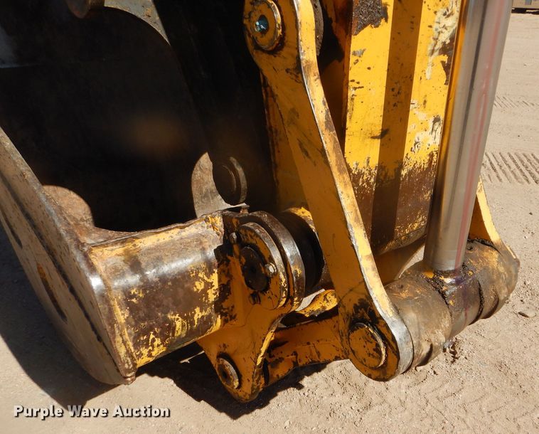 image for item DD4524 1993 John Deere 790E LC excavator