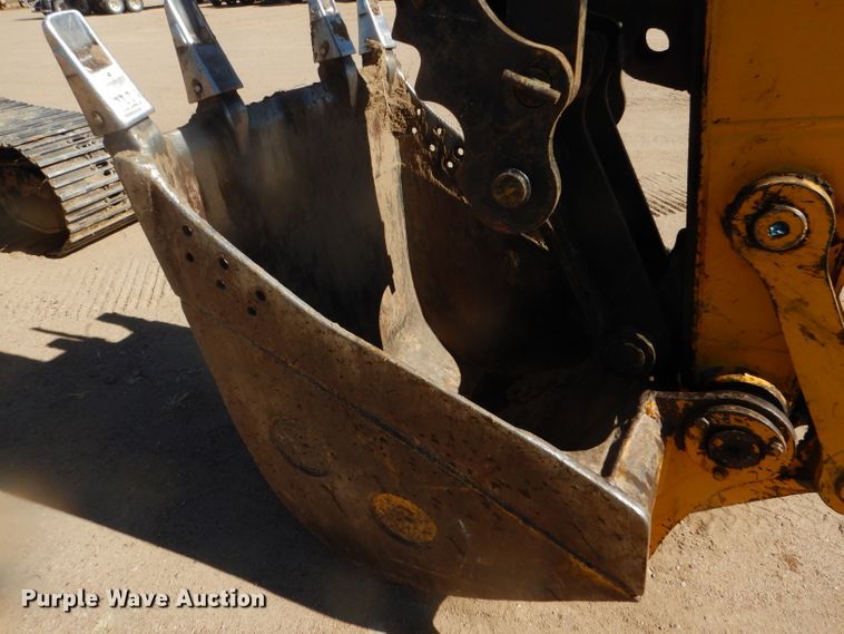 image for item DD4524 1993 John Deere 790E LC excavator