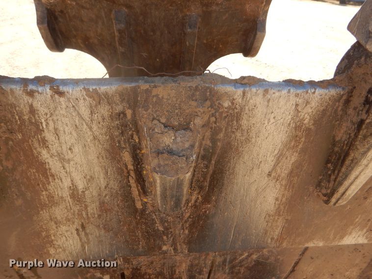 image for item DD4524 1993 John Deere 790E LC excavator