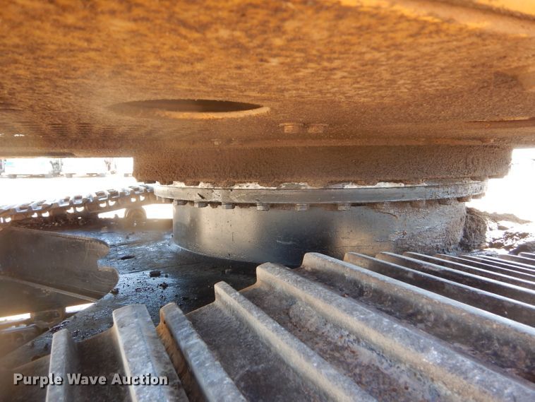 image for item DD4524 1993 John Deere 790E LC excavator