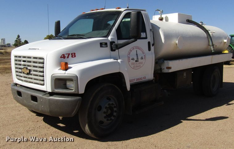 image for item DG0261 2008 Chevrolet C7500 tank truck