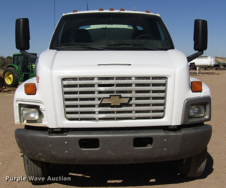 image for item DG0261 2008 Chevrolet C7500 tank truck