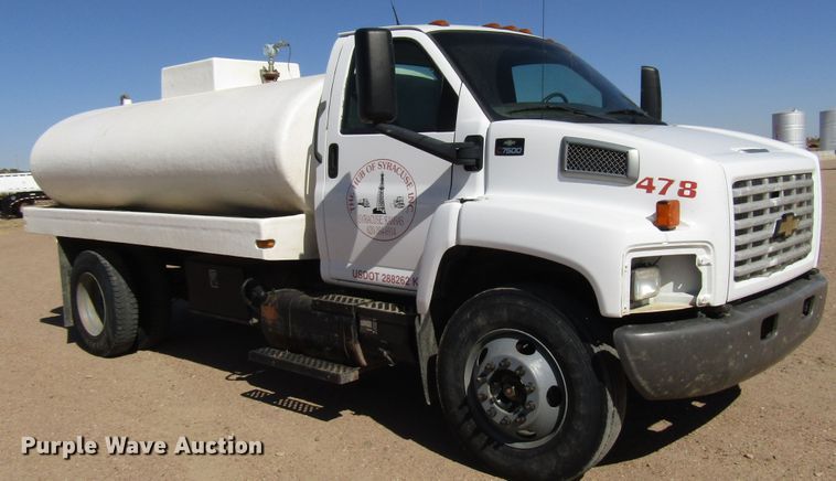 image for item DG0261 2008 Chevrolet C7500 tank truck