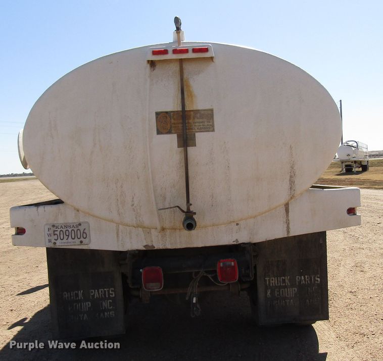 image for item DG0261 2008 Chevrolet C7500 tank truck