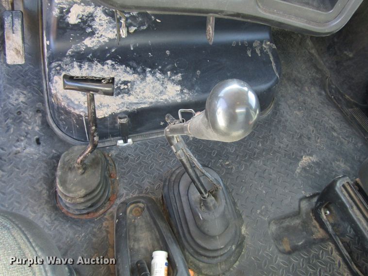 image for item DG0261 2008 Chevrolet C7500 tank truck