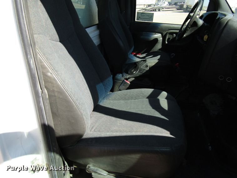 image for item DG0261 2008 Chevrolet C7500 tank truck