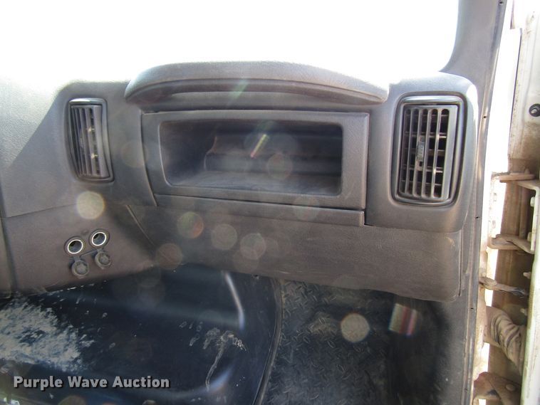 image for item DG0261 2008 Chevrolet C7500 tank truck