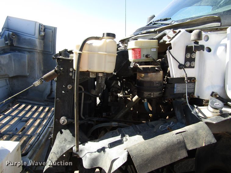 image for item DG0261 2008 Chevrolet C7500 tank truck