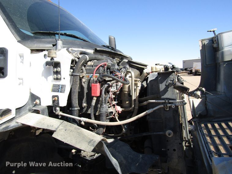 image for item DG0261 2008 Chevrolet C7500 tank truck