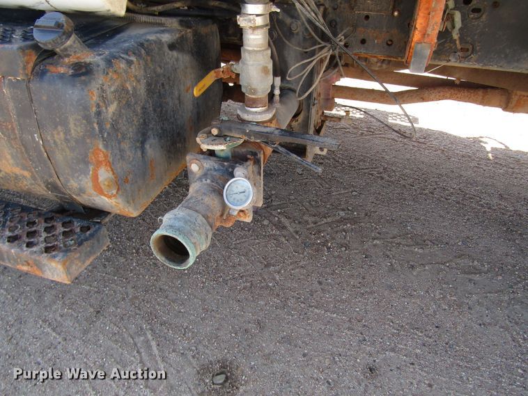 image for item DG0261 2008 Chevrolet C7500 tank truck