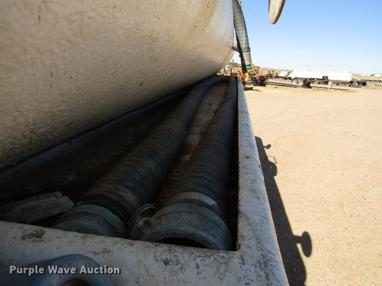 image for item DG0261 2008 Chevrolet C7500 tank truck