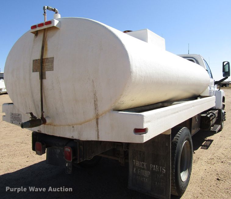 image for item DG0261 2008 Chevrolet C7500 tank truck