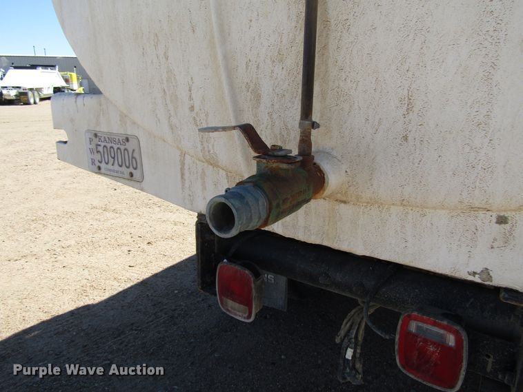 image for item DG0261 2008 Chevrolet C7500 tank truck