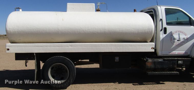 image for item DG0261 2008 Chevrolet C7500 tank truck
